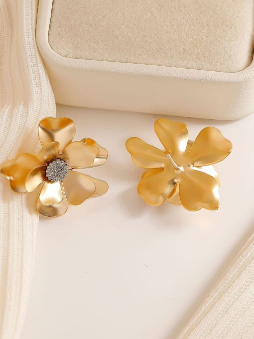 HYACINTH Brass Cubic Zirconia Flower Dainty Stud Earring 2