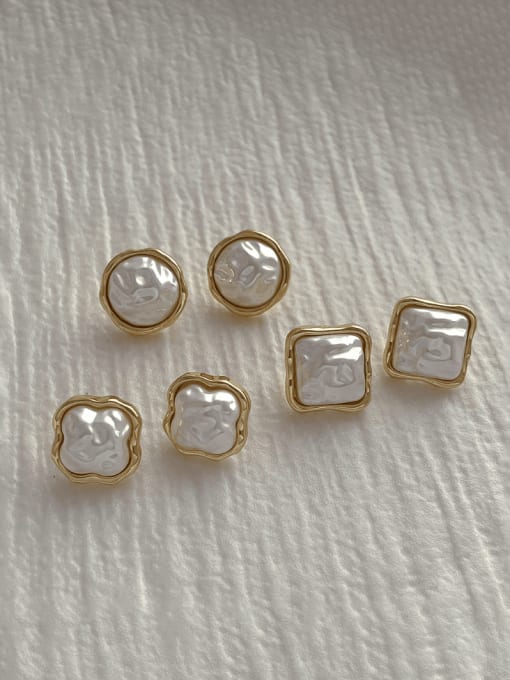 ZRUI Brass Imitation Pearl Geometric Minimalist Stud Earring