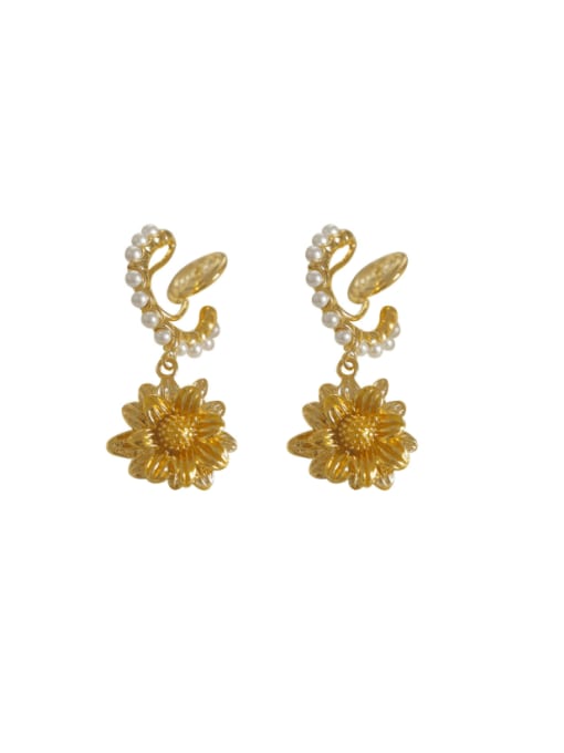 16K gold Brass Imitation Pearl Flower Minimalist Clip Earring