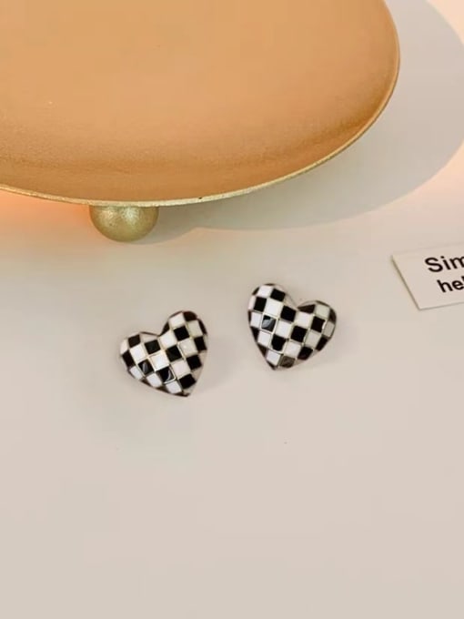 Checkerboard cardioid Earrings Copper Alloy Enamel Heart Trend Stud Earring