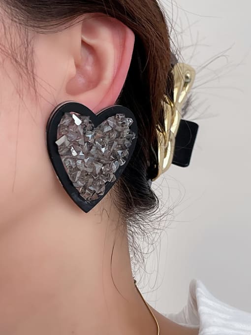 ZRUI Alloy Resin crushed ice Heart Vintage Stud Earring 1