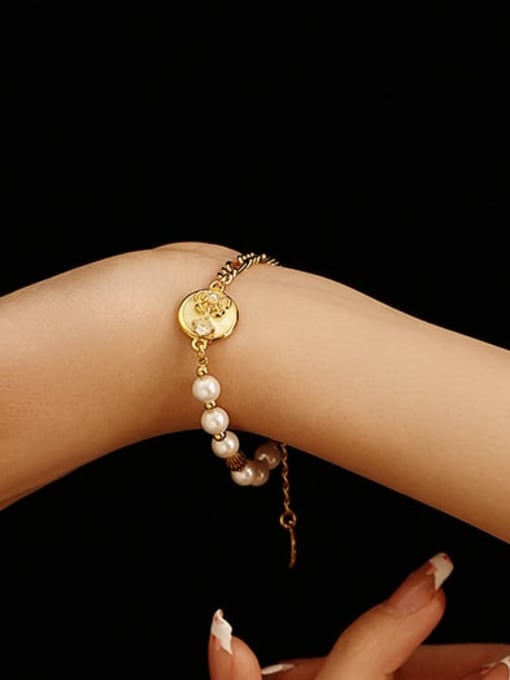 ACCA Brass Imitation Pearl Flower Hip Hop Asymmetrical Chain Beaded Bracelet 2