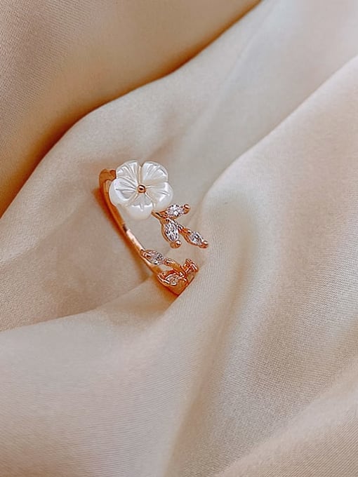 Rose Gold Alloy Shell White Flower Trend Band Ring/Free Size Ring