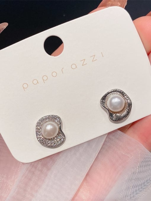 Platinum plated pearl ear clip Brass Freshwater Pearl Geometric Dainty Stud Earring