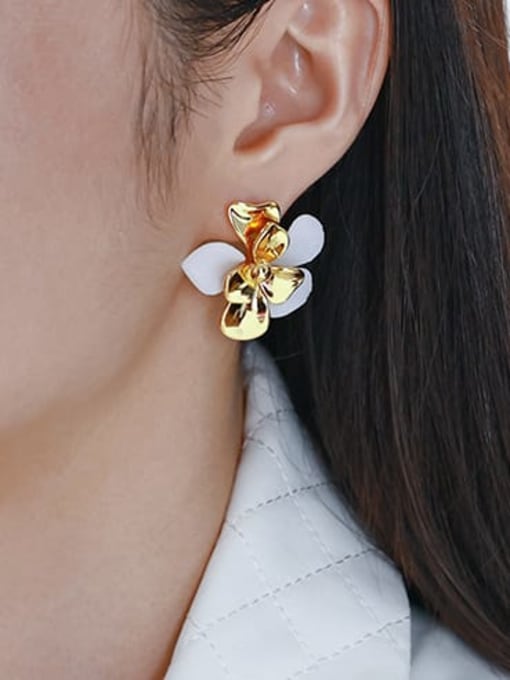 ACCA Brass Resin Flower Vintage Stud Earring 1