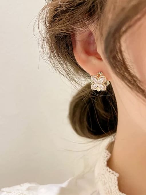 Gold E818 Brass Cubic Zirconia Flower Dainty Stud Earring