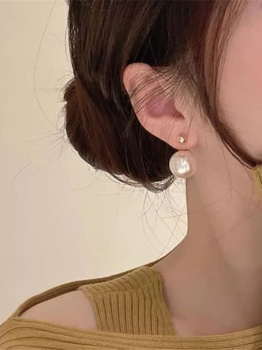 ZRUI Freshwater Pearl Geometric Dainty Earring 1