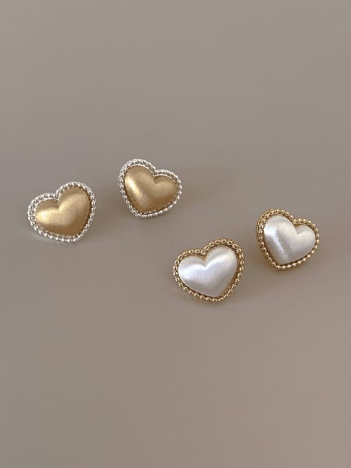 ZRUI Brass Heart Vintage Stud Earring