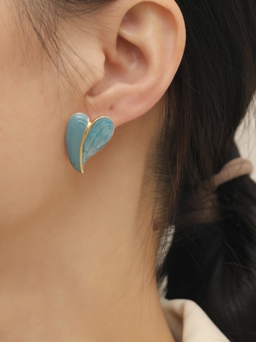 HYACINTH Brass Enamel Heart Minimalist Clip Earring 1