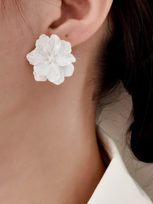 HYACINTH Brass Acrylic Flower Minimalist Stud Earring 3