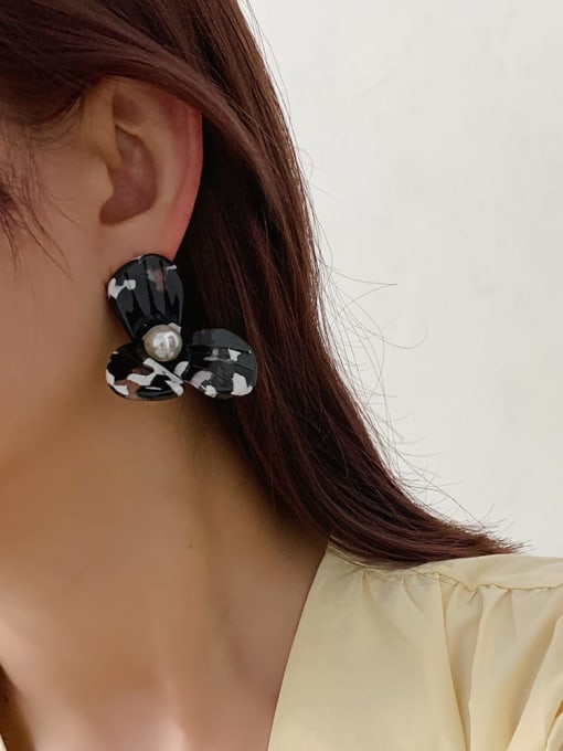 Black S925 silver needle Alloy Resin Flower Vintage Exaggerated sense of design Drop Earring
