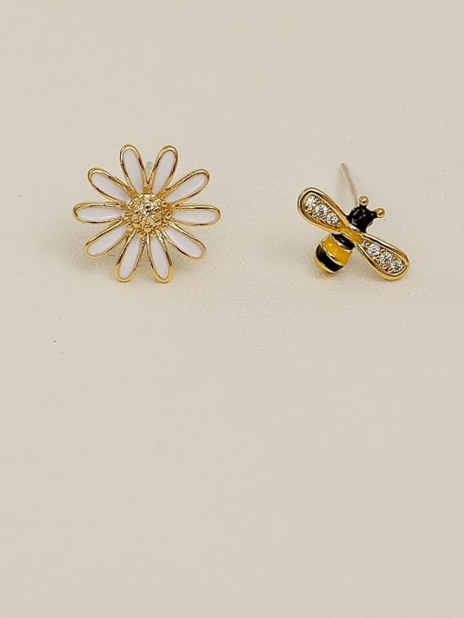 chrysanthemum asymmetric Earrings Copper Rhinestone Enamel Cute chrysanthemum Bee asymmetric Stud Trend Korean Fashion Earring