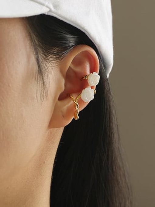ACCA Brass Shell Flower Trend Stud Earring 1