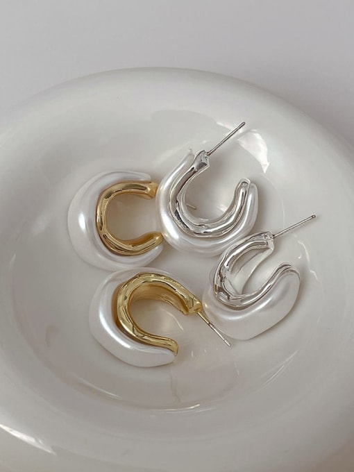 ZRUI Brass Resin C Shape Minimalist Stud Earring 1