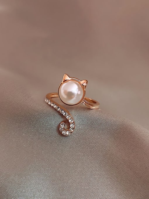 golden Alloy +Imitation Pearl White Cat Trend Spoon Ring/Free Size Ring