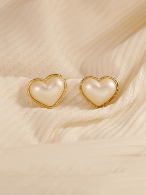 16k gold Brass Imitation shell Heart Minimalist Stud Earring