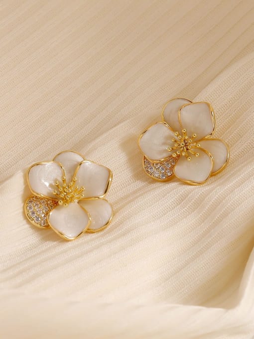 HYACINTH Brass Shell Flower Minimalist Stud Earring 1