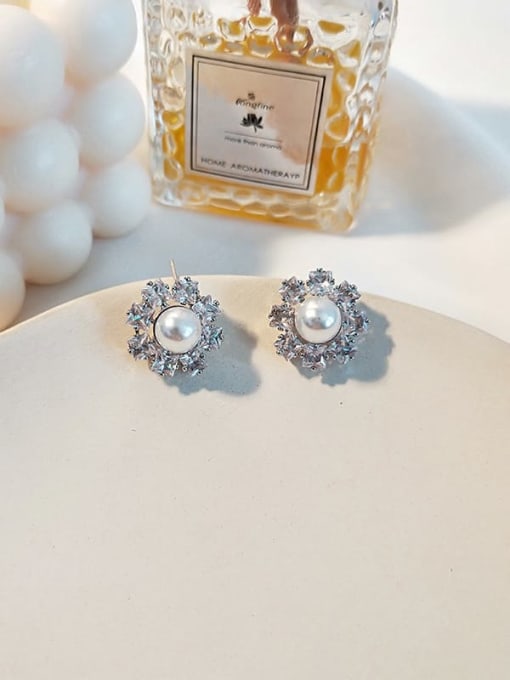 White K Copper Cubic Zirconia Flower Dainty Stud Trend Korean Fashion Earring