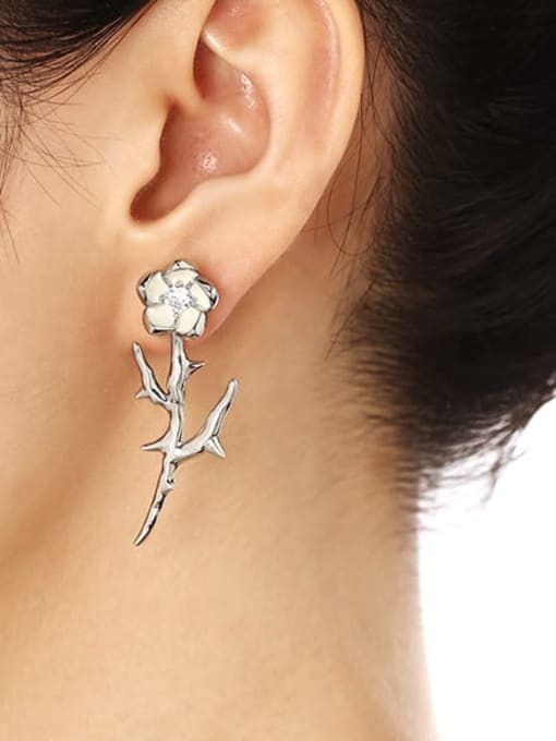 TINGS Brass Flower Minimalist Stud Earring 1