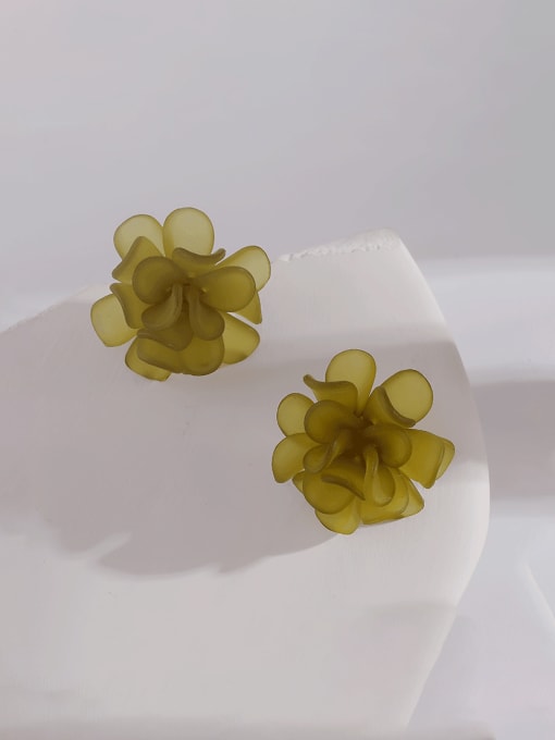 HYACINTH Brass Resin Flower Minimalist Stud Earring 3