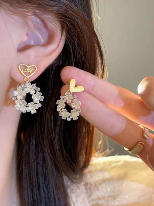 YOUH Brass Shell Flower Dainty Stud Earring 1