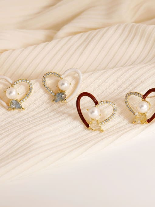 HYACINTH Brass Cubic Zirconia Heart Dainty Stud Earring 1