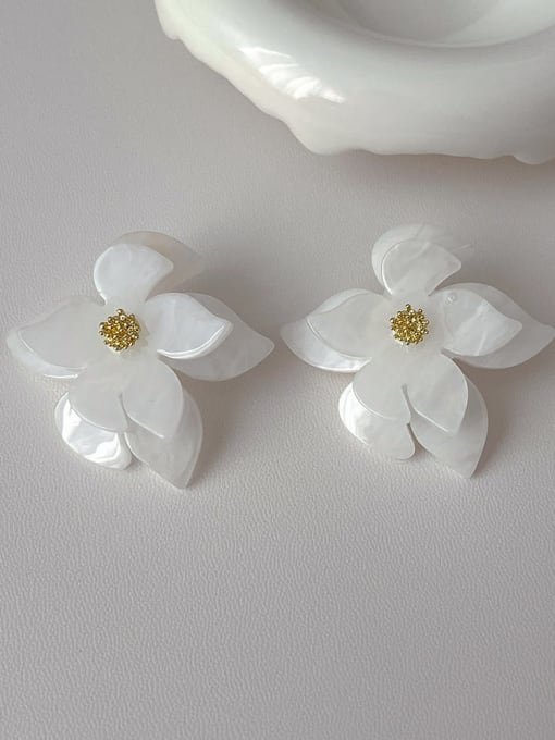 white Brass Acrylic Flower Minimalist Stud Earring