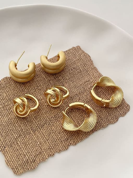 ZRUI Brass Irregular Minimalist Stud Earring 2