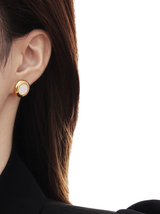 TINGS Brass Shell Round Minimalist Stud Earring 1