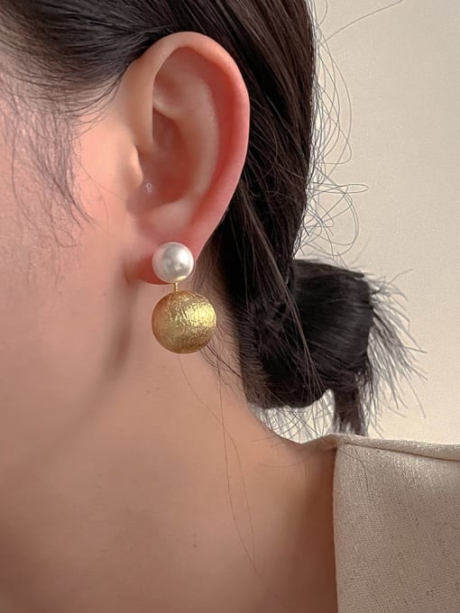 ZRUI Brass Imitation Pearl Geometric Trend Stud Earring 1