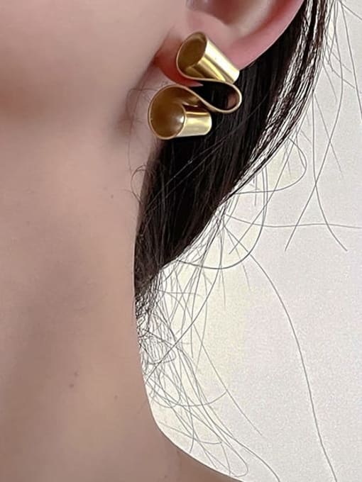 ZRUI Brass Irregular Minimalist Stud Earring 1