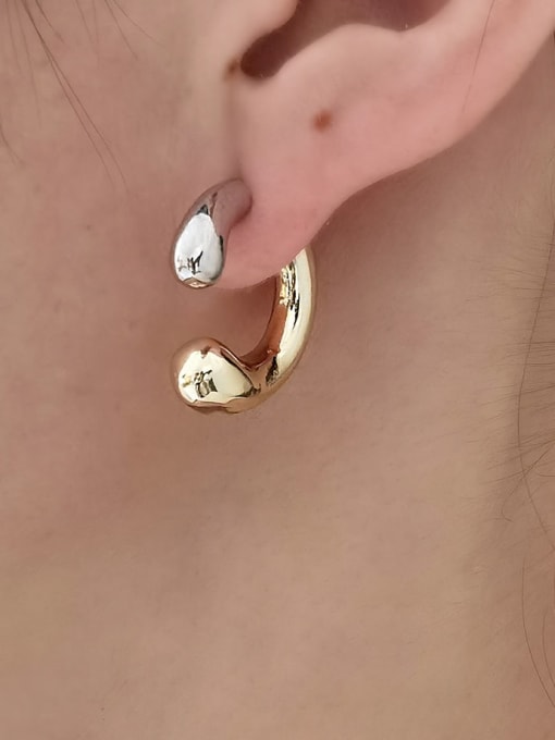 HYACINTH Brass Smooth Geometric Minimalist Stud Earring 1