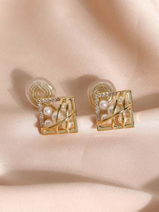 HYACINTH Brass Imitation Pearl Square Minimalist Clip Earring 2