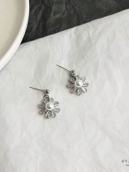 White K Copper Cubic Zirconia Flower Dainty Stud Trend Korean Fashion Earring