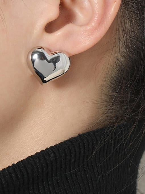 HYACINTH Brass Smooth Heart Minimalist Stud Earring 3