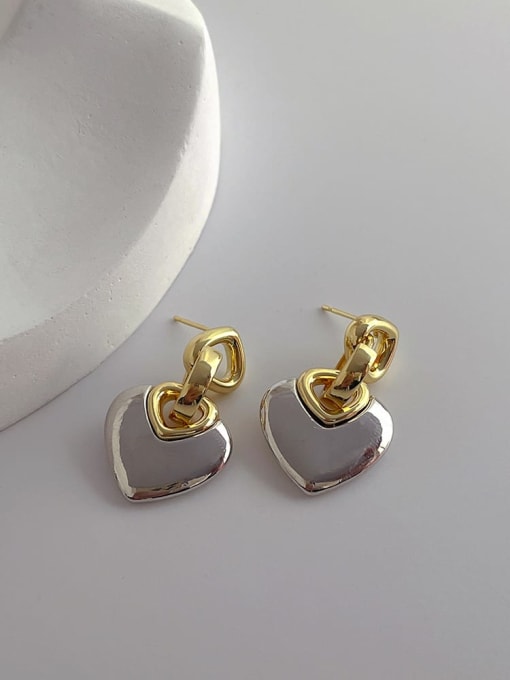 ZRUI Brass Heart Minimalist Huggie Earring 2