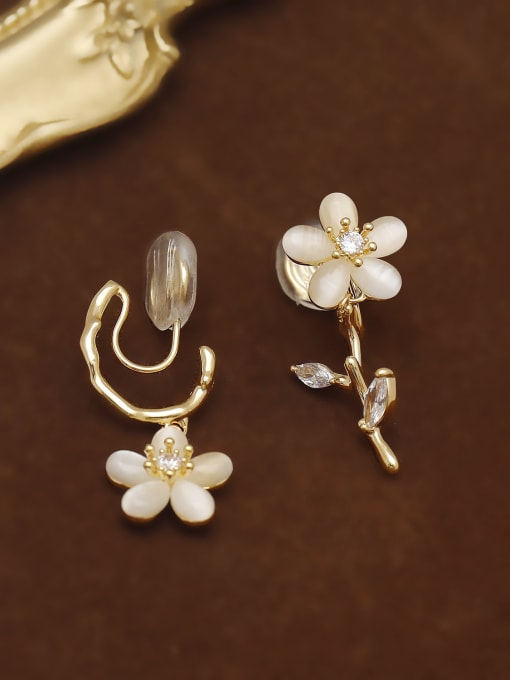 Light gold Brass Cats Eye Flower Cute Clip Earring