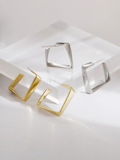 HYACINTH Brass Geometric Minimalist Stud Earring 1