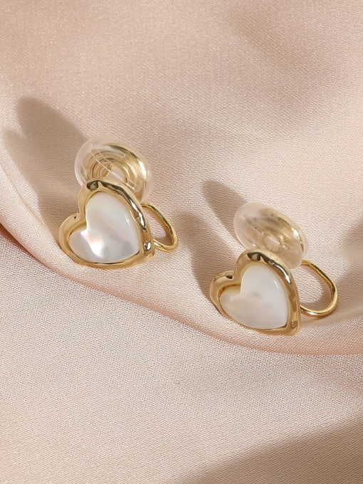 HYACINTH Brass Shell Heart Minimalist Clip Earring 2