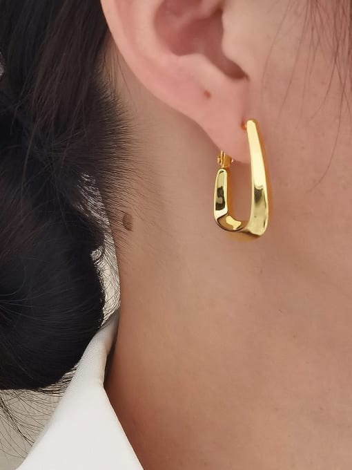 HYACINTH Brass Hollow Geometric Minimalist Huggie Earring 1