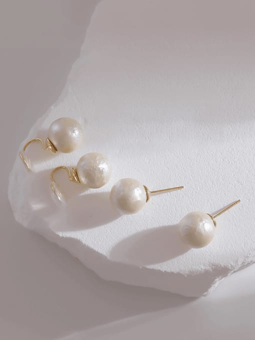 HYACINTH Brass Snowflake beads Minimalist Stud Earring