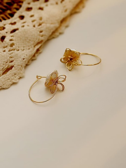 14K gold Copper Shell Flower Minimalist Huggie Trend Korean Fashion Earring