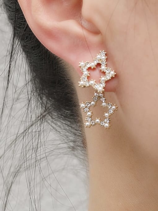 HYACINTH Brass Imitation Pearl Star Minimalist Drop Earring 1