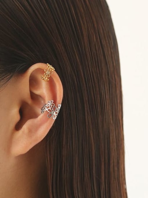 ACCA Brass Hollow Flower Minimalist Single Earring Only one earring 2