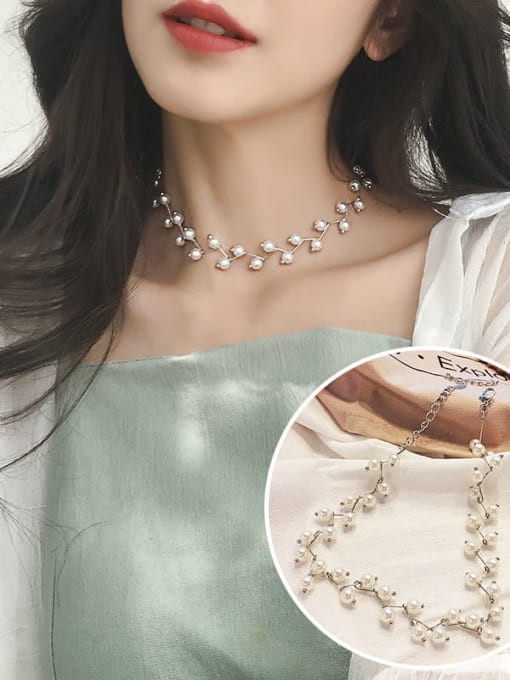 2 silvery+White Zinc Alloy Imitation Pearl White Locket Trend Choker Necklace