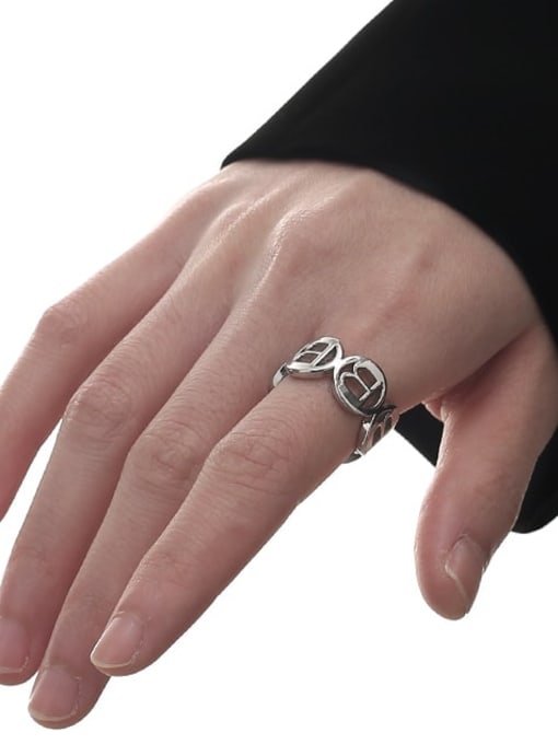 TINGS Brass Hollow Geometric Letter Vintage Midi Ring 1