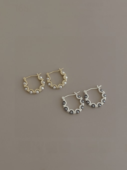 ZRUI Brass Imitation Pearl Geometric Minimalist Huggie Earring 0
