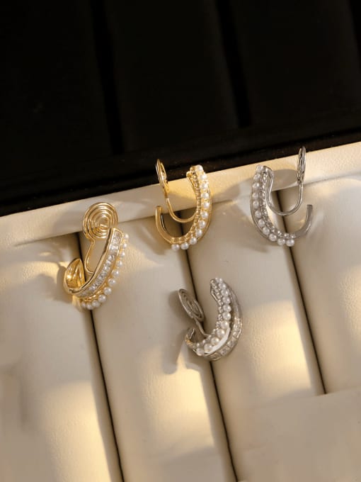 HYACINTH Brass Imitation Pearl Geometric Minimalist Clip Earring 2