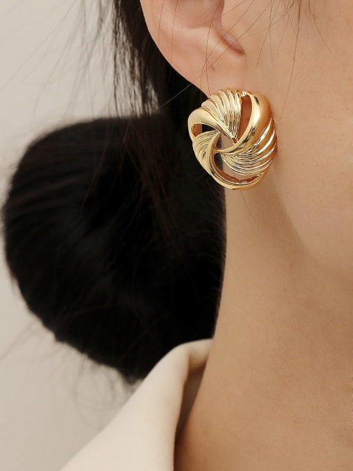 HYACINTH Brass Hollow Geometric Vintage Stud Trend Korean Fashion Earring 1