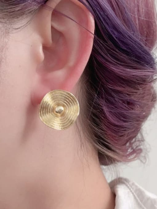 ZRUI Brass Geometric Minimalist Stud Earring 1